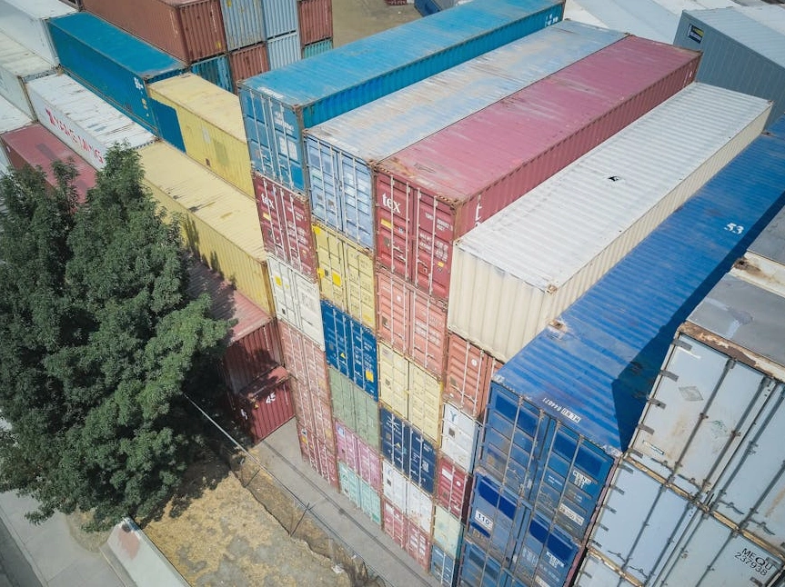 Container merci in un porto internazionale